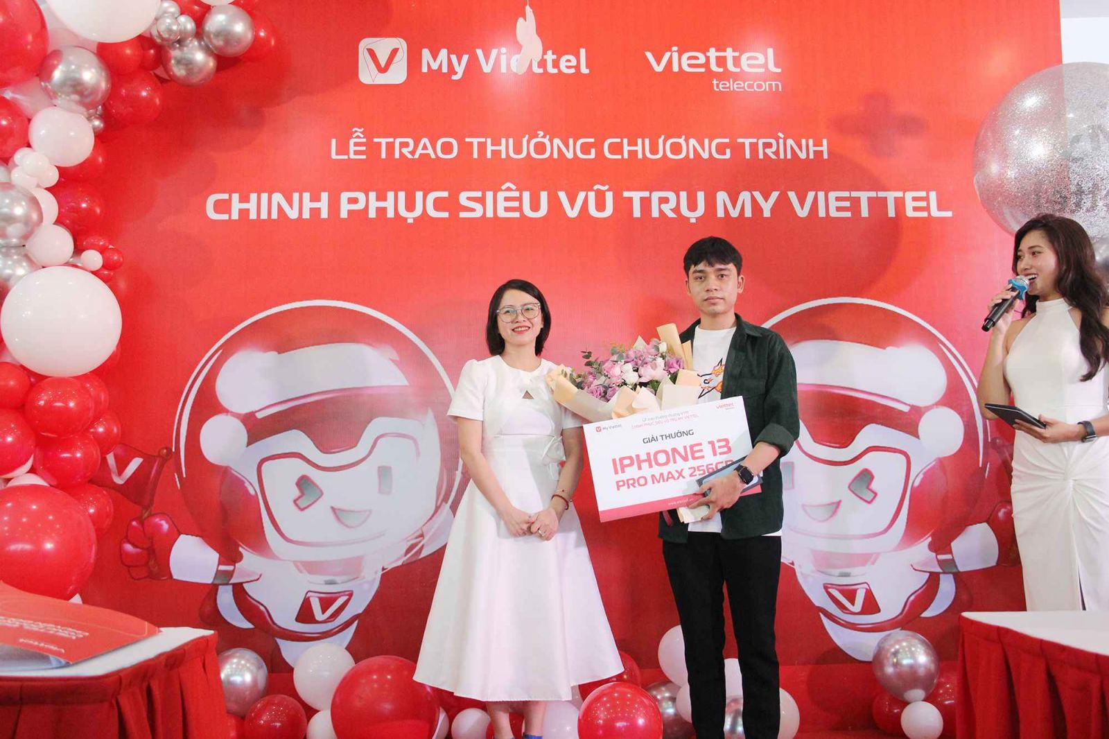 KH trúng iPhone 13 pro max ở Quốc Oai - HN